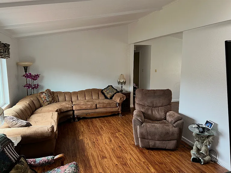 1130 Indiana Ave SE — Photo 3
