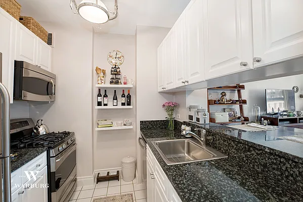 Sold by Warburg | media 2