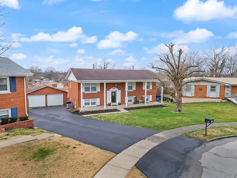 1706 Cameron Ct — Photo 47