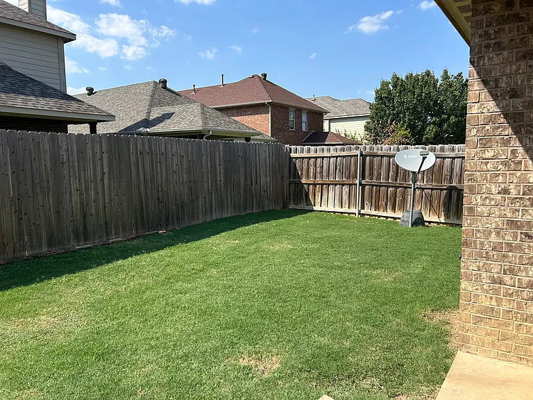 12045 Walden Wood Dr — Photo 37