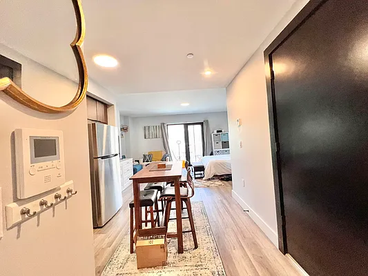 Rented by ERNY LLC | media 22