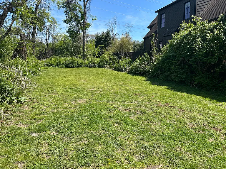 2300 Sharondale Dr — Photo 5