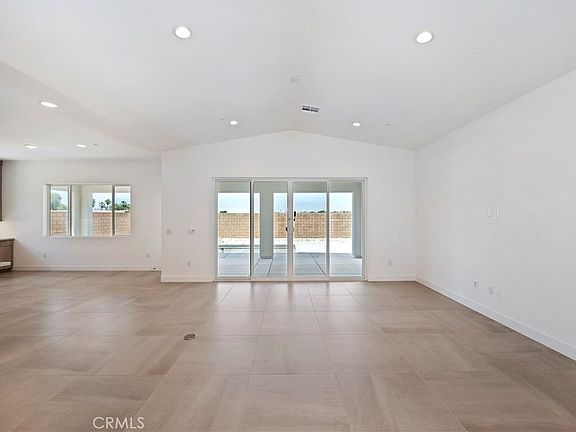 4th image of 67070 Amethyst Way