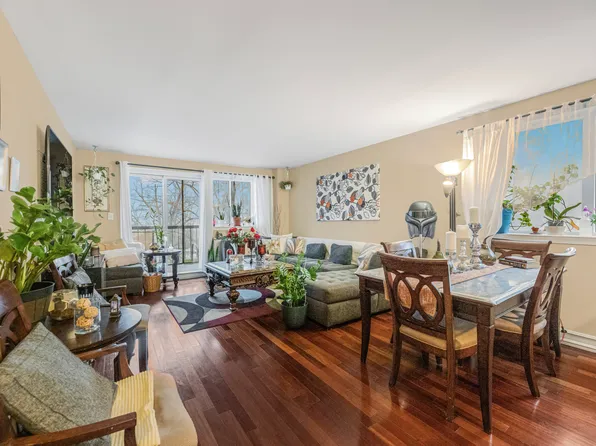 3220 Fairfield Avenue image 1 of 20