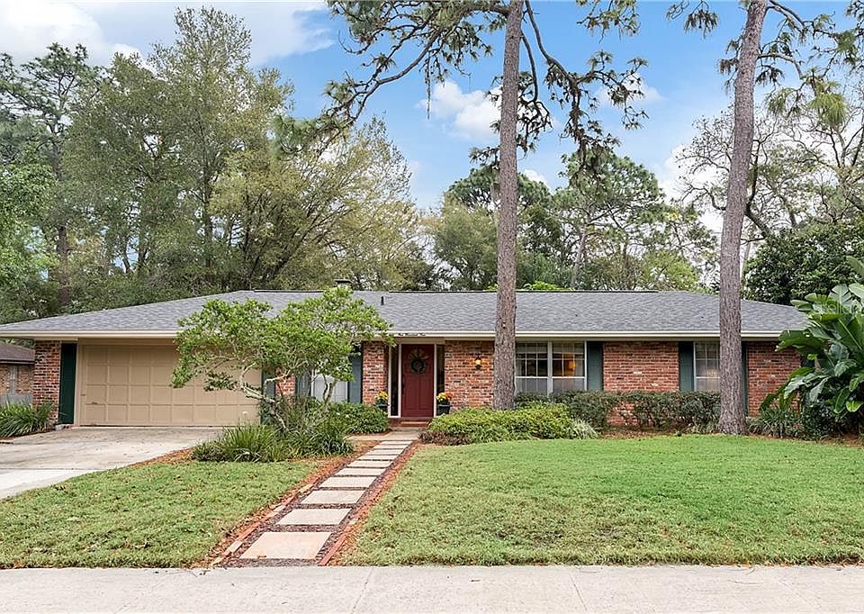 1st image of 104 N Sweetwater Blvd
