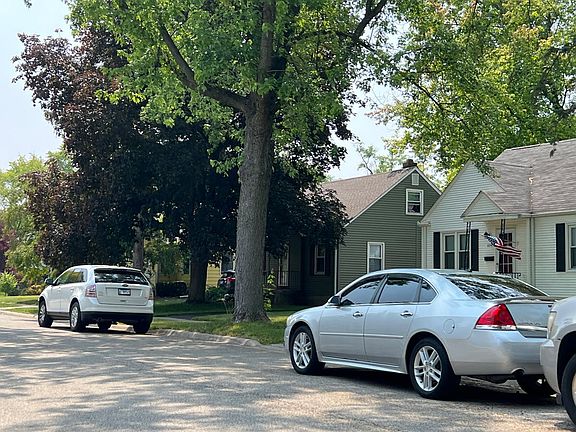 4th image of 233 N Lincoln Ave