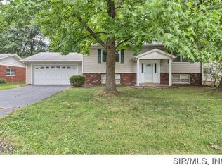 1114 Helvetia Dr, Highland, IL 62249