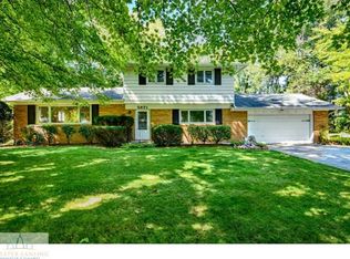 5671 Green Rd, Haslett, MI 48840