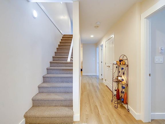 3rd image of 2623 5th Ave #2