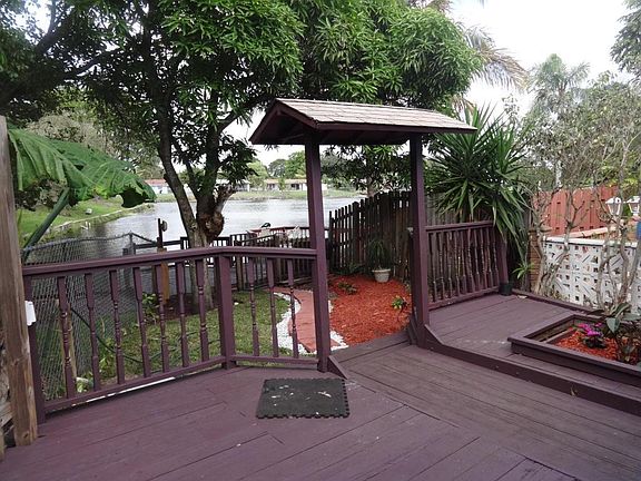 4th image of 393 Sunshine Dr