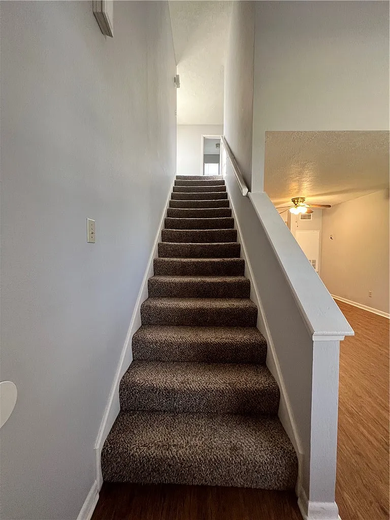 1 bed, 715 sqft, $875 — Photo 2
