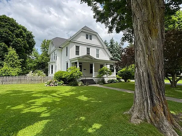 242 Paddock St, Watertown, NY 13601