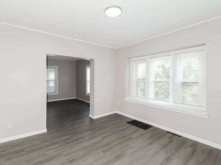 1581032_019_living_room_12935202.jpg