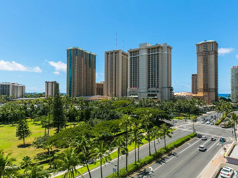 1920 Ala Moana Blvd #705 — Photo 20