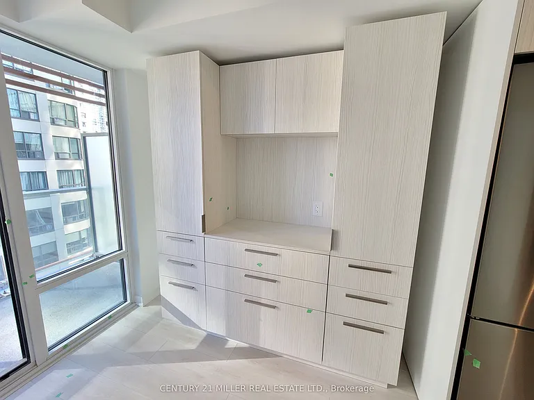 18 Maitland Ter #802 — Photo 47