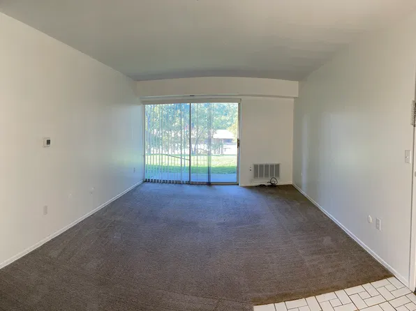2038 Sanlin Dr, Coraopolis, PA 15108