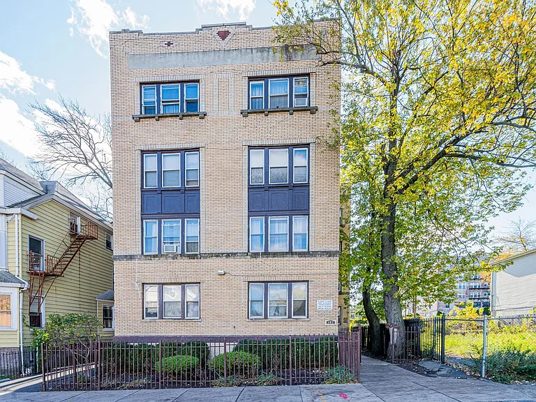 317 William St — Photo 12