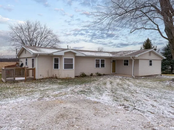 5216 N Riverside Rd, Attica, IN 47918