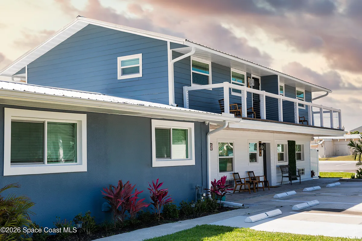 Building Photo - 208 W Seminole Ave #4