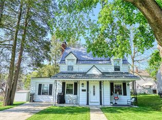 204 Johnston Dr, Ellwood City, PA 16117