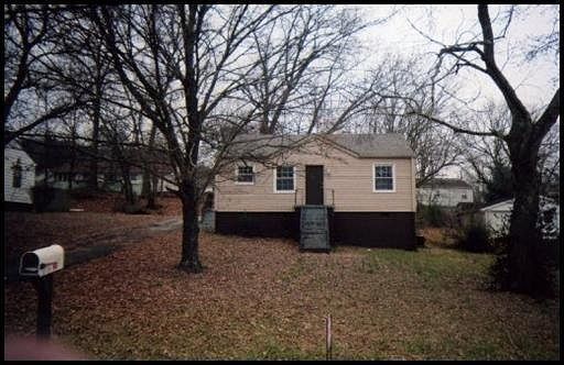 1st image of 2218 Lloyd Ave
