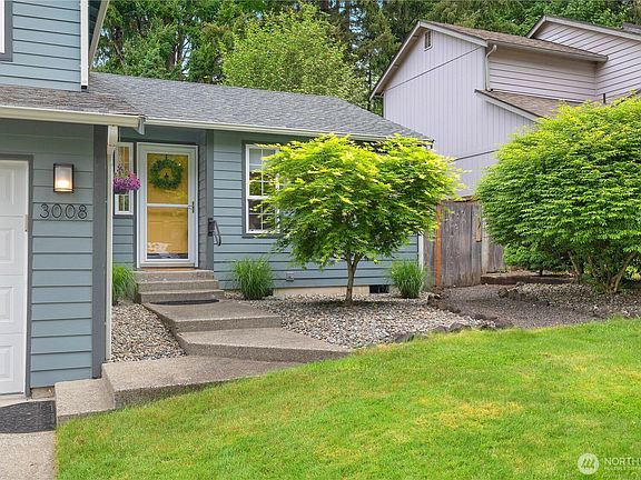 3rd image of 3008 Applehill Court NE