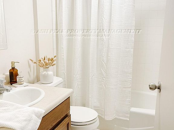 5th image of 372 I St #372