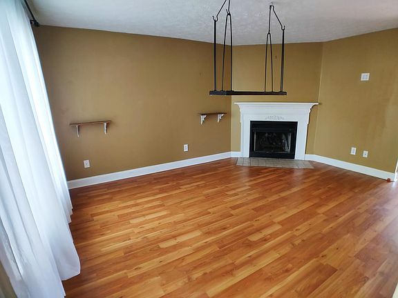 2nd image of 7815 Meadowhaven Blvd