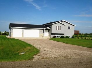 200 Barston Ln, Bismarck, ND 58501