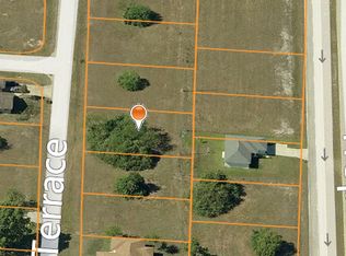 305 NE 7th Ter, Cape Coral, FL 33909