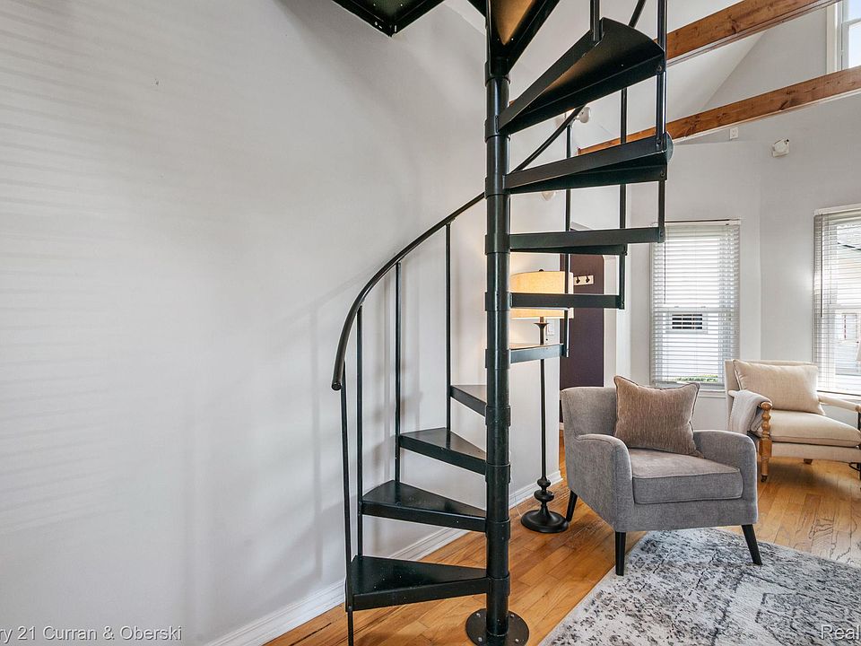 261 N Mill St, photo 13
