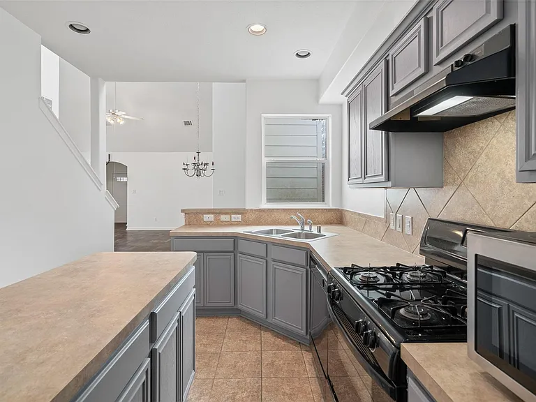 13223 Southpoint Ln — Photo 12