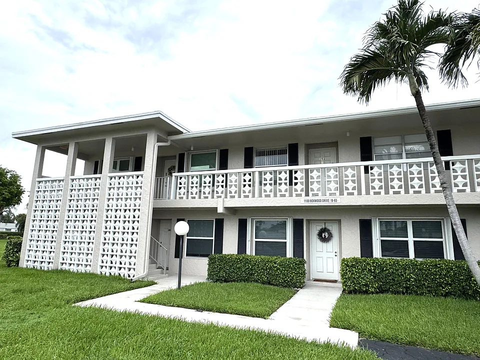 1100 Boxwood Dr #101