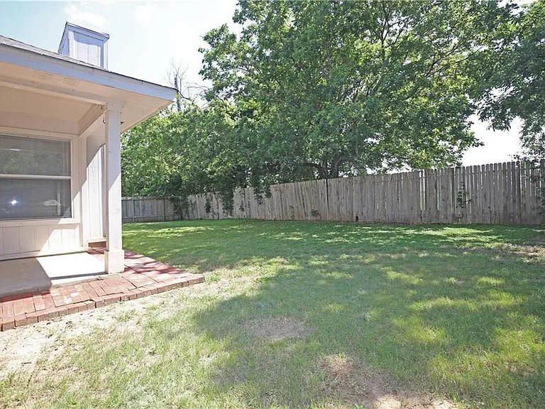 309 Country Aire Dr — Photo 27