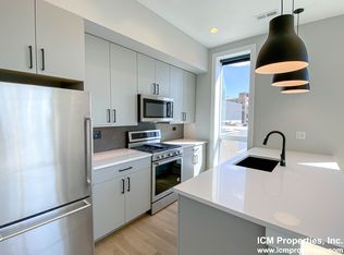 1103 W Cornelia Ave #3, Chicago, IL 60657