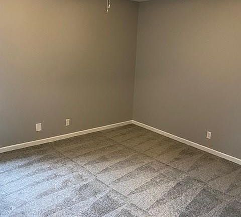 3rd image of 819 Hidden Spring Dr #B