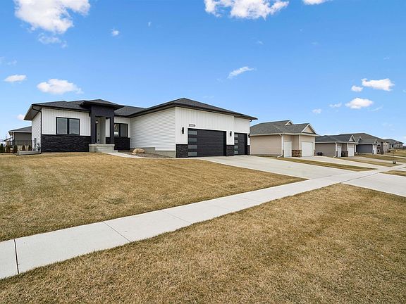 2nd image of 2006 Reese Rd