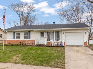 930 Hartford Ln, Elk Grove Village, IL 60007