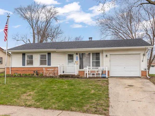 930 Hartford Ln, Elk Grove Village, IL 60007