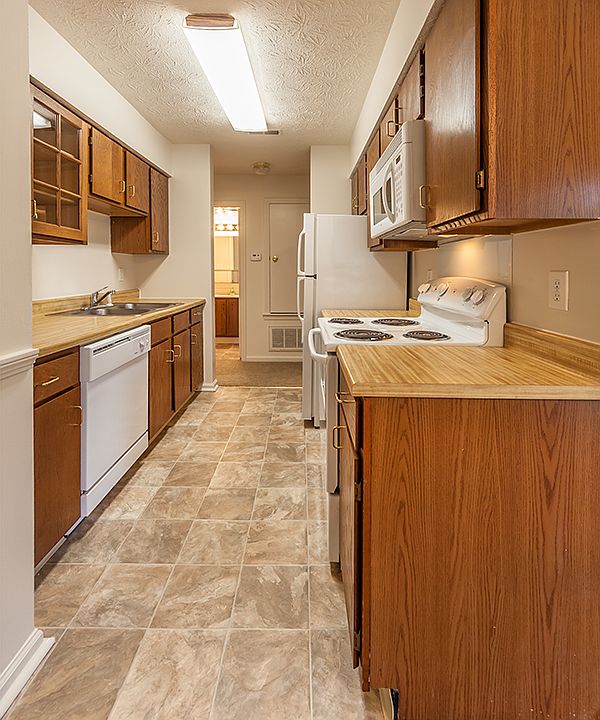 1st image of 127 Nelson Cir
