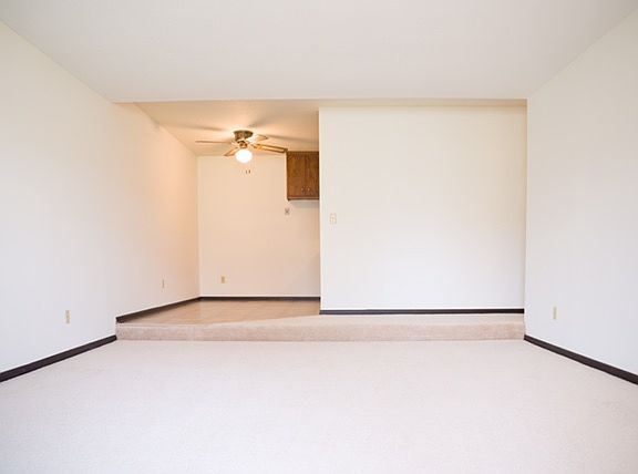 Lakeside_Unit_236_3BR_003_08042015
