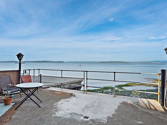 2nd image of 4703 Beach Dr SW