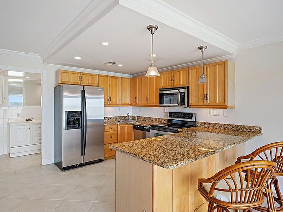 4th image of 400 Wilma Circle #108