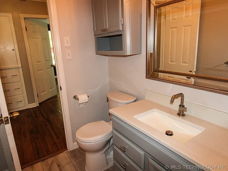 5510 S Owasso Ave — Photo 8