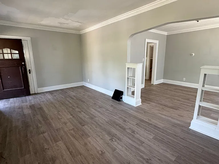 2 bed, 1.0 bath, $1,300 — Photo 8