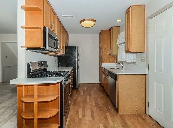 5th image of 2111 Woodlane Dr