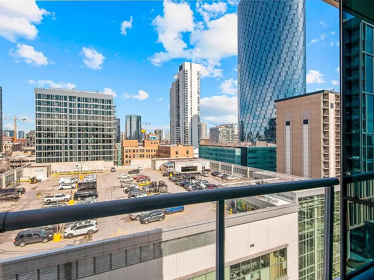 123 S Green St #903B — Photo 9