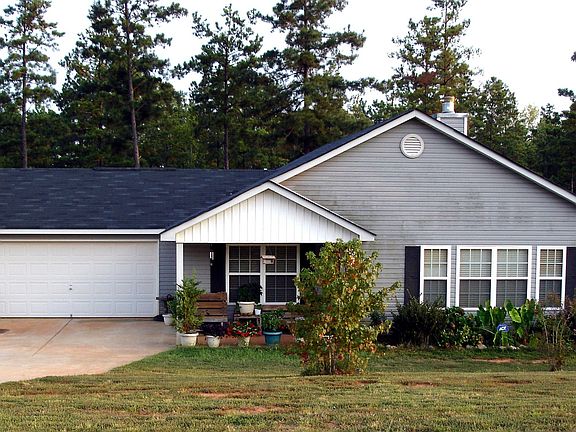 Front of house from the street.