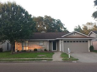 136 Byron Ln, Victoria, TX 77901