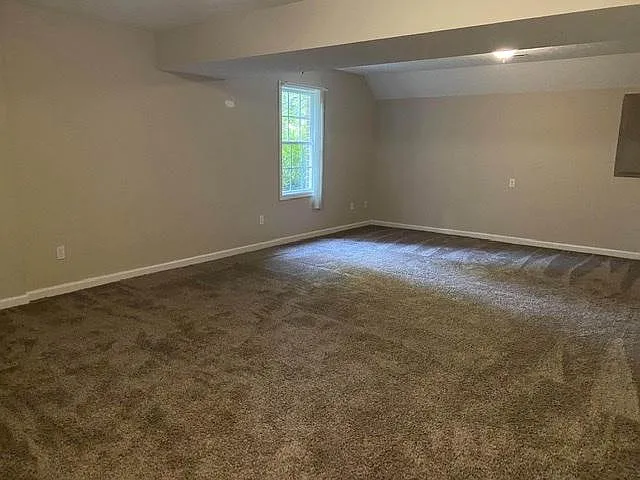 3 bed, 2.5 bath, 2250 sqft, $2,250 — Photo 3